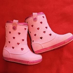 CROCS PINK HEARTS BOOTS LINERS  C11